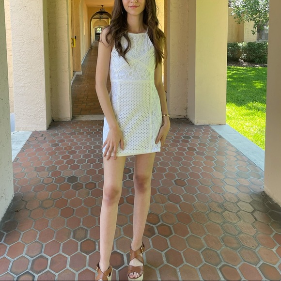 ZARA White Lace Eyelet Halter Mini Dress size XS - Picture 5 of 5